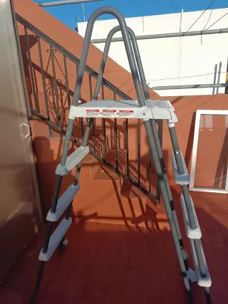 Escalera Piscina 1.30m.la interior se pliega
