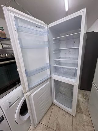 Nevera Hisense combi No Frost