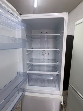 Nevera Hisense combi No Frost