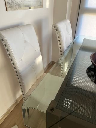 Conjunto de Sillas de comedor de piel blancas