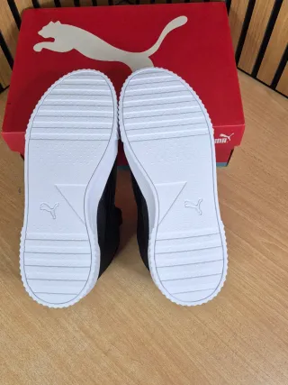 Zapatillas Puma Negras y Blancas