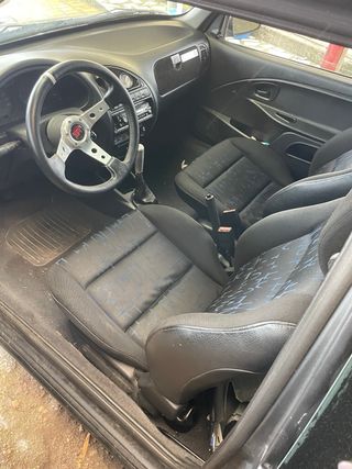 Citroen Saxo con golpe trasero