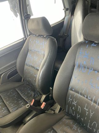 Citroen Saxo con golpe trasero