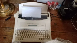 Olivetti Linea 104 Máquina de Escribir Eléctrica