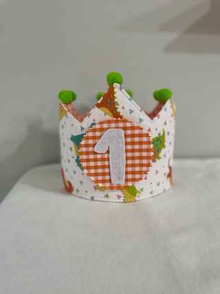 Corona cumpleaños 1 año hecha a mano