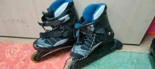 Patines en línea negros y grises