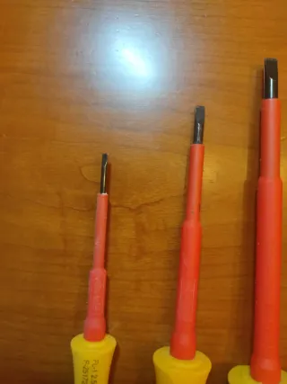 Juego 5 Destornilladores Electricista Magnusson