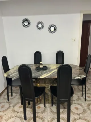Mesa de comedor de mármol