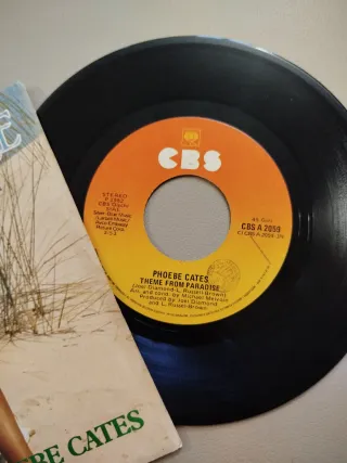 Disco 45 giri Paradise di Phoebe Cates
