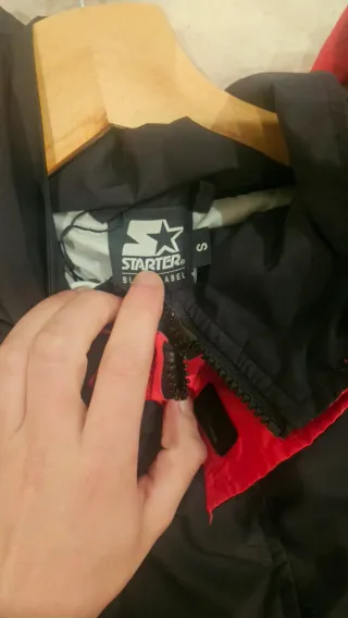 Cortavientos Starter Negro y Rojo