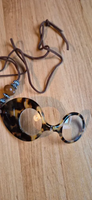 Colgante lupa carey con cadena