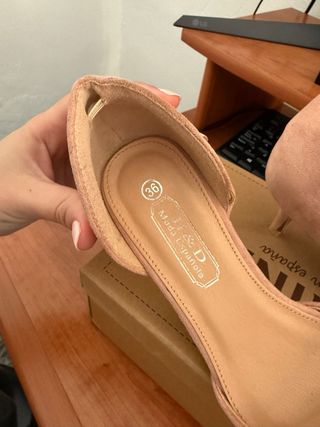 Zapatos salón rosa tacón bajo