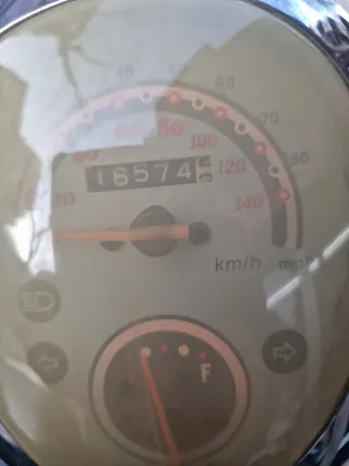 Motos a 1000 vende Daelim Besbi 125 2011