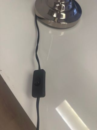 Lámpara de mesa metálica estilo industrial