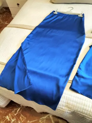 Traje de fiesta azul elegante