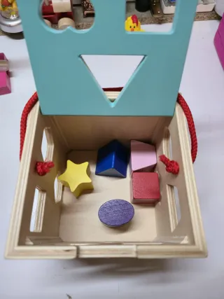 Caja de madera para clasificar formas