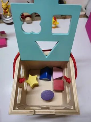 Caja de madera para clasificar formas