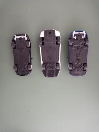 Conjunto 3 Carros Miniatura (Preto, Branco, Azul)