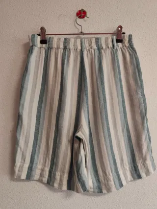 Bermudas de chica talla S de Cortefiel.