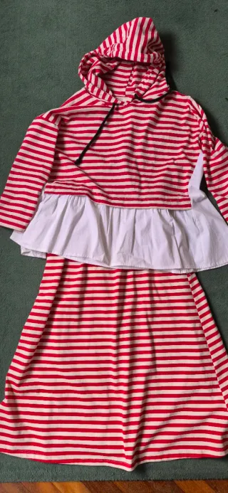 Conjunto Sudadera y Falda Rayas Rojo/Blanco