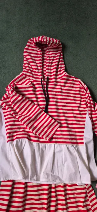 Conjunto Sudadera y Falda Rayas Rojo/Blanco