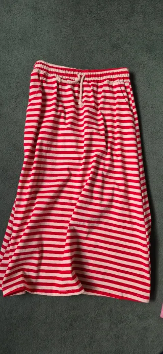 Conjunto Sudadera y Falda Rayas Rojo/Blanco