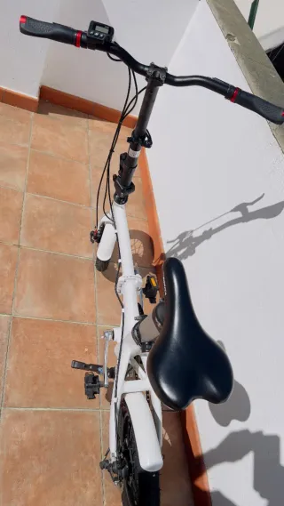 Bici Eléctrica Blanca