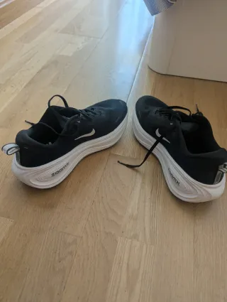 Zapatillas Nike Vomero Plus Talla 42