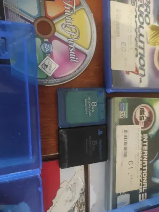 Lote Videojuegos PS2 y PS4 + Memory Cards