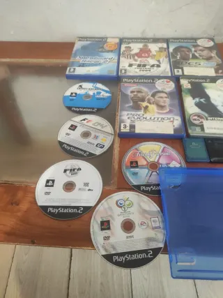 Lote Videojuegos PS2 y PS4 + Memory Cards