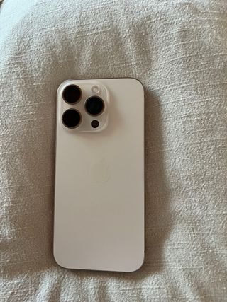 iPhone 16 Pro 256GB Titanio Desierto Batteria 98%