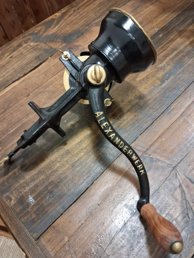 Picador de Maíz Antiguo. Decoracion rustica.