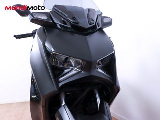 YAMAHA X-MAX 125