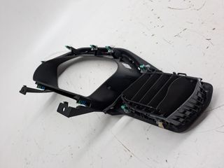PLASTICO FORD KUGA 489658