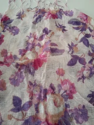 Pañuelo estampado floral morado y rosa