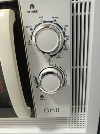 Microondas Grill Orbegozo 800W + 1000W
