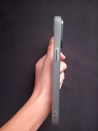 Funda iPhone 15 Pro Max Stone Island – Nueva