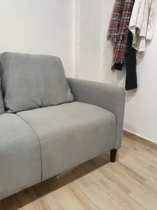 Sofá 2 plazas gris tela