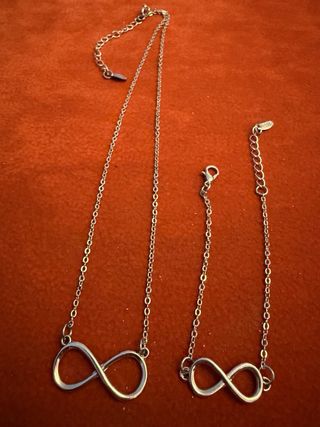 Collar y pulsera plata infinito