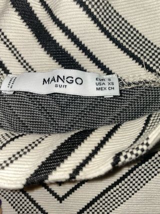 Conjunto Mango Blusa Rayas y Short Negro