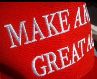 Gorra MAGA Donald Trump Roja + Pulsera