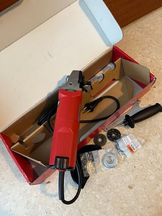 Amoladora Milwaukee Heavy Duty + accesorios