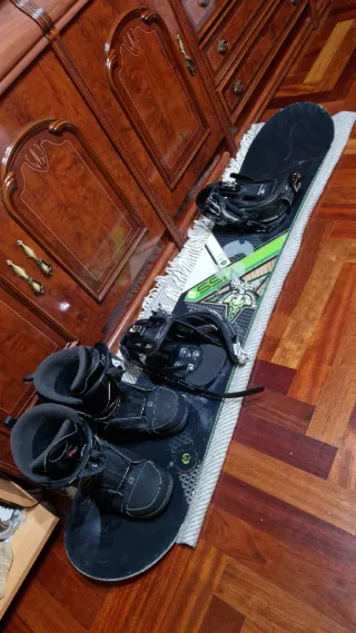 Pack Snowboard Salomon 155 y Botas 41 + fijaciones
