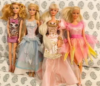 Lote de 4 Muñecas Barbie