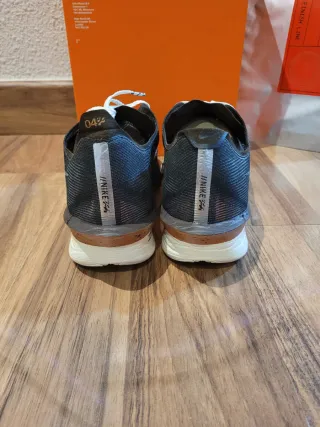 Nike ZoomX Vaporfly Next% 4