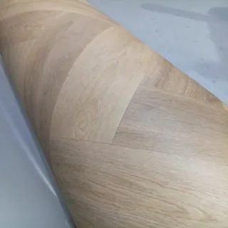 Alfombra vinilo imitación madera