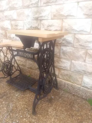 Mesa de coser Singer Zapatero con madera de  haya