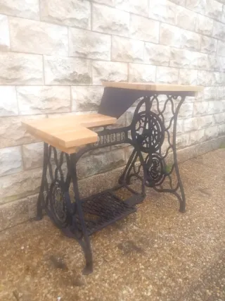 Mesa de coser Singer Zapatero con madera de  haya