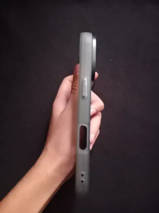 Funda iPhone 17 Pro Stone Island – Nueva