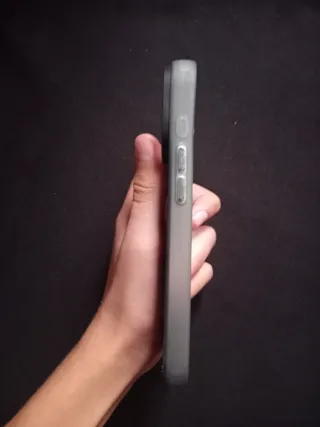 Funda iPhone 17 Pro Stone Island – Nueva